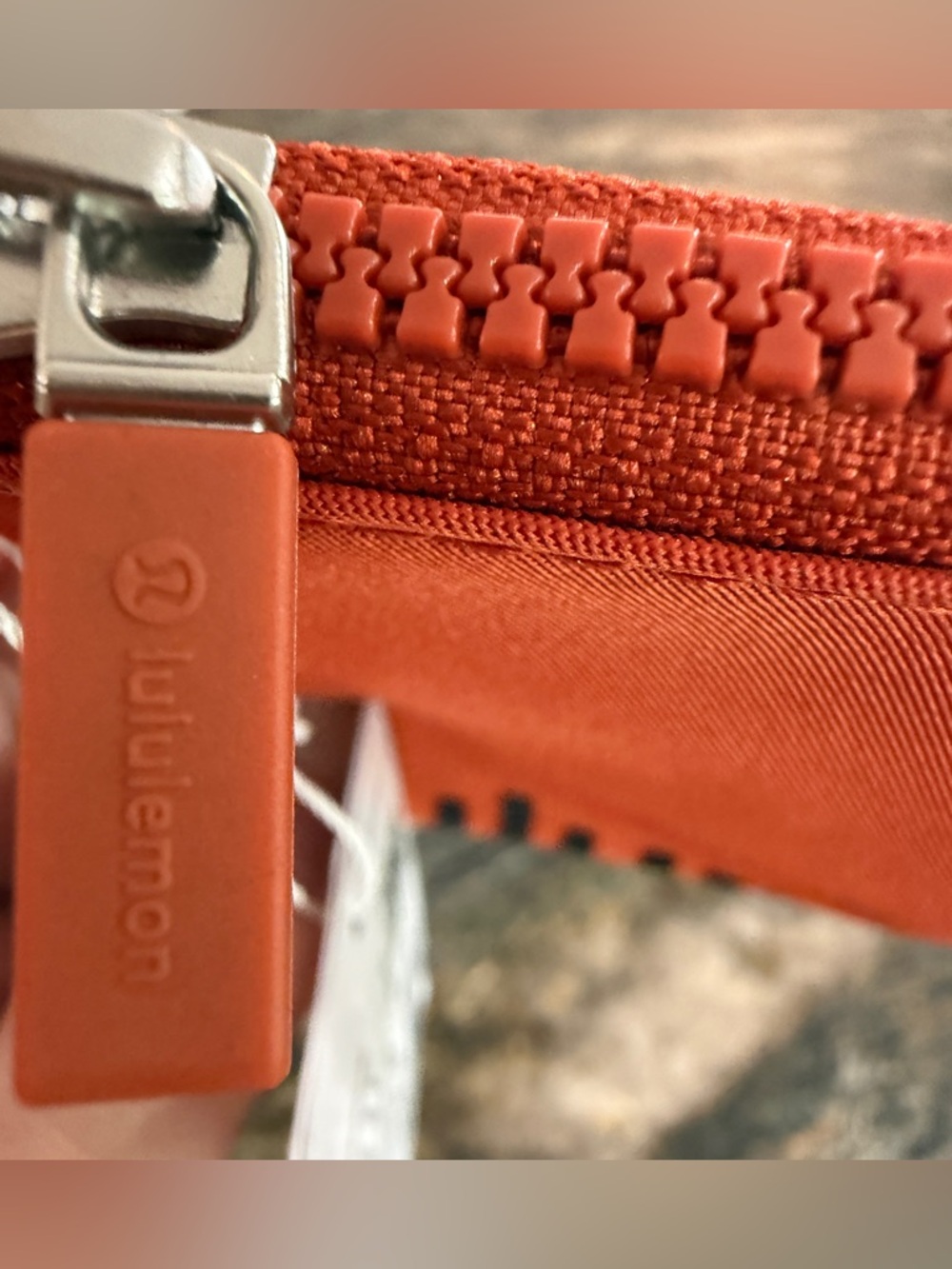 NWT Lululemon Clippable Card Pouch Orange Zip Wallet Keychain Clip Travel - Picture 9 of 15